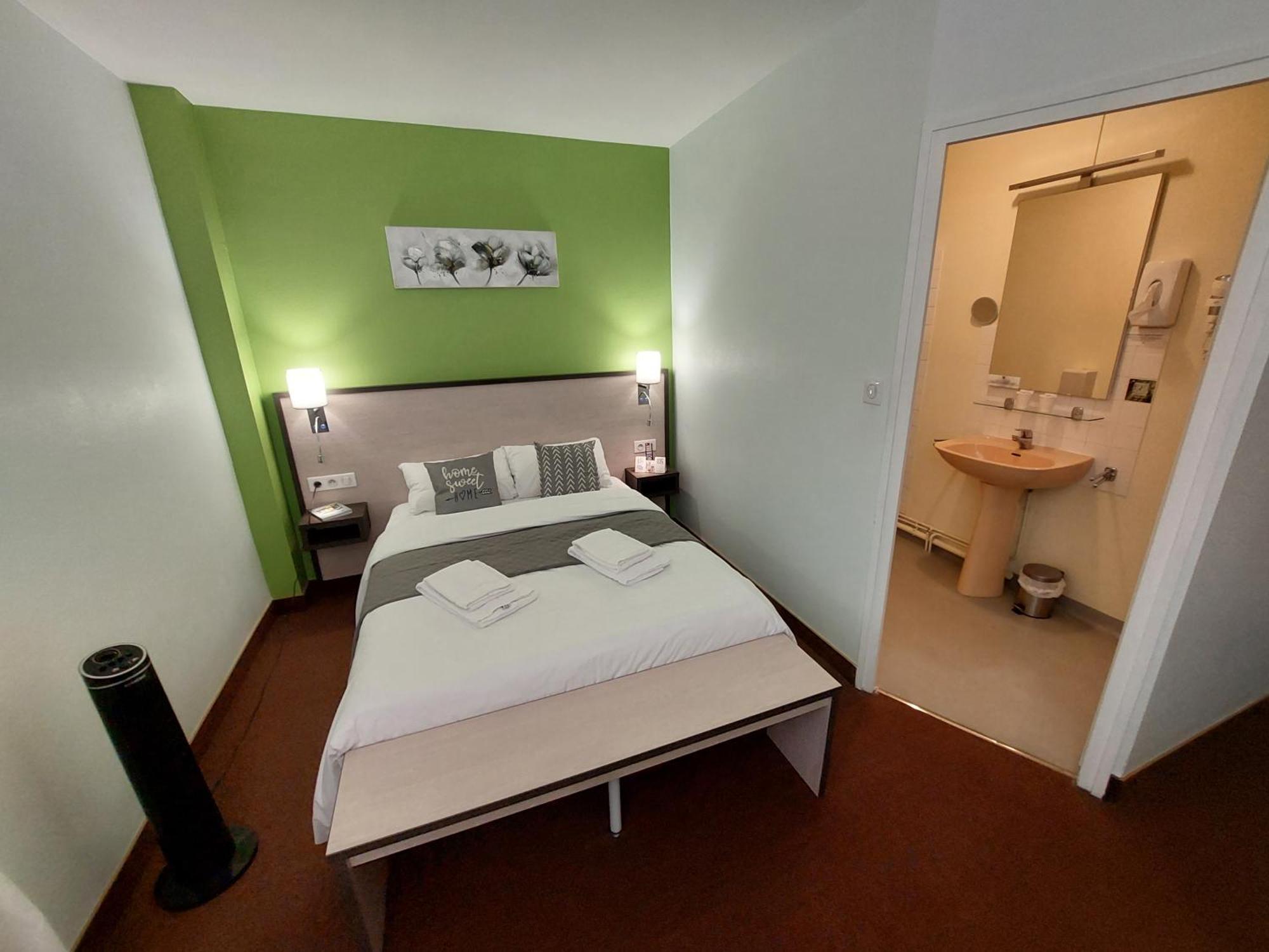 Le 120 - Groupe Logis Hotels - Ex Auberge La Terrasse La Châtaigneraie Kültér fotó