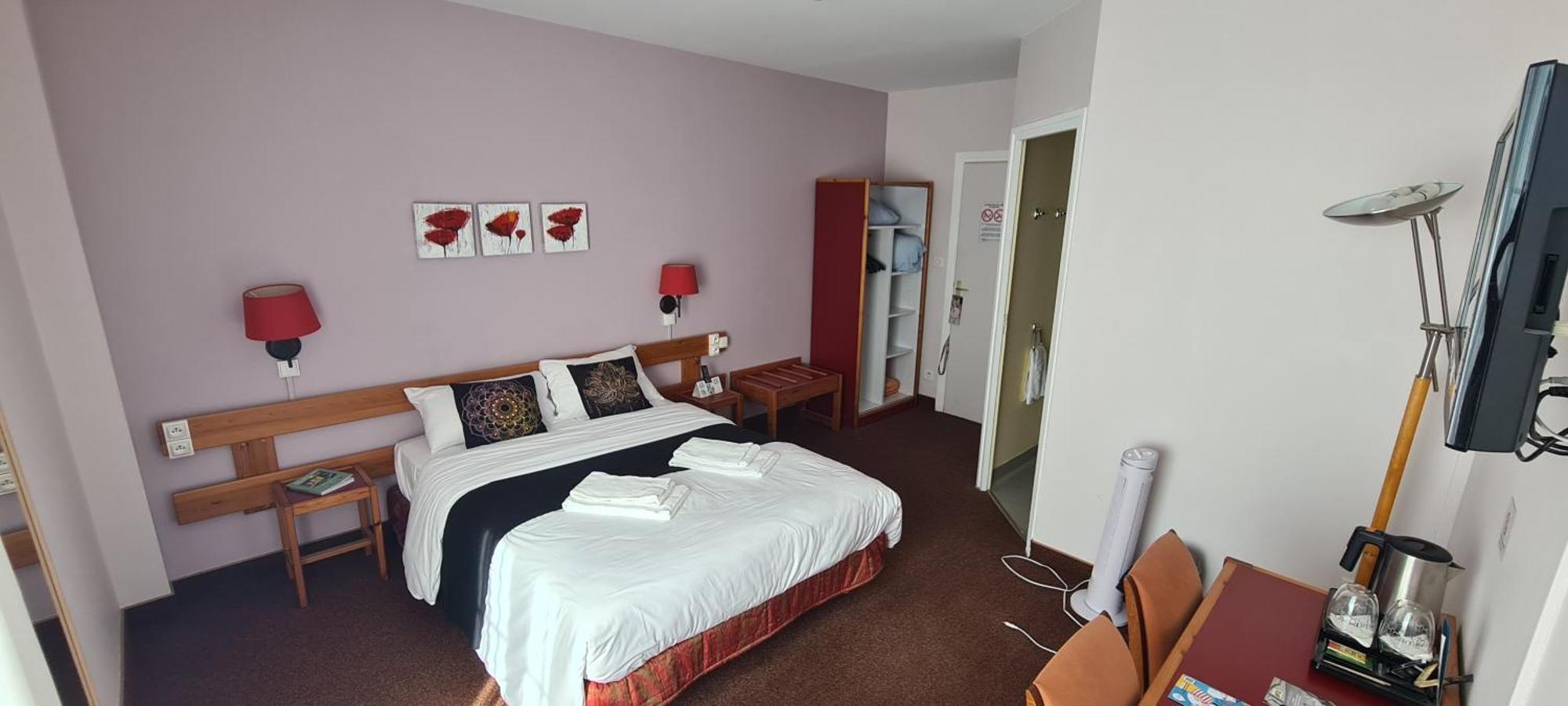 Le 120 - Groupe Logis Hotels - Ex Auberge La Terrasse La Châtaigneraie Kültér fotó